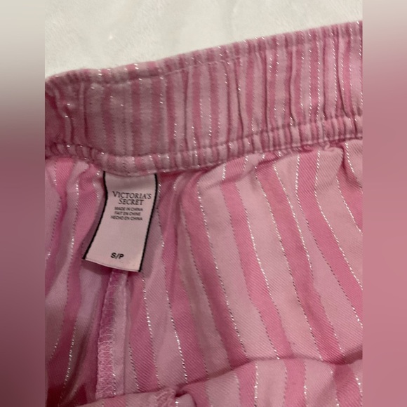 Victoria's Secret Soft Cream V-Neck Tee and Pants - Picture 6 of 9